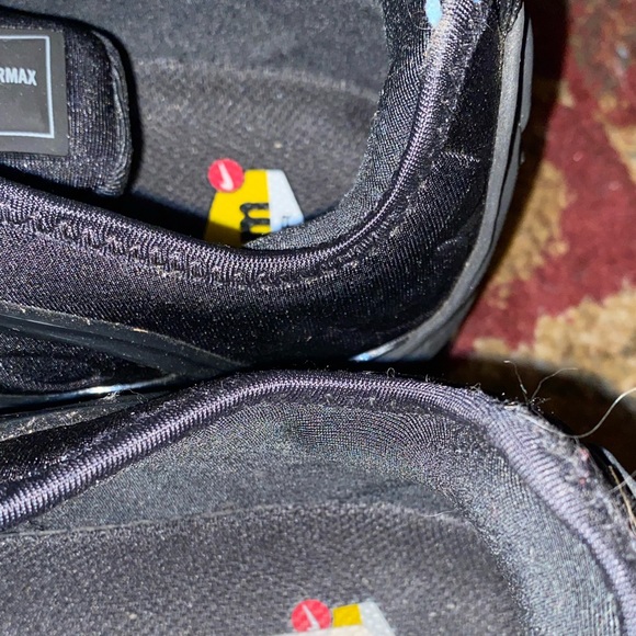 Size 9 Air Max , worn once w/ love. These are a great buy - Picture 6 of 8